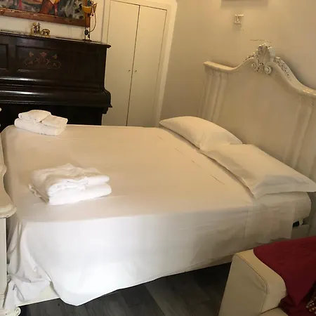 La Piccola Casa Di Tania *